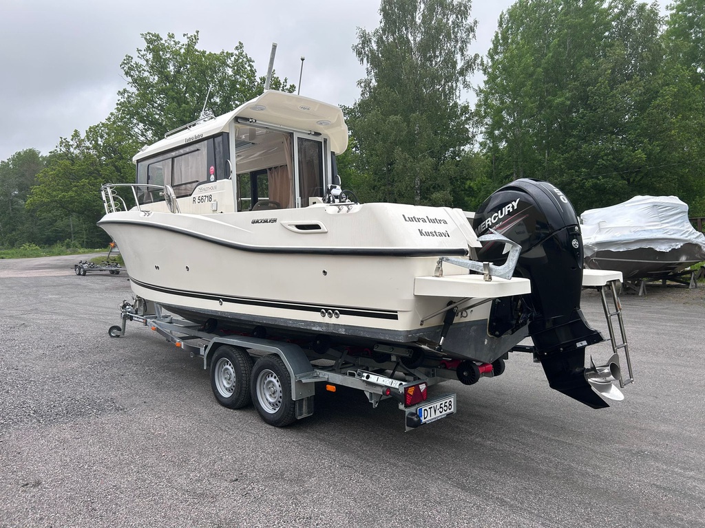 Quicksilver 755 Pilothouse + Mercury F150