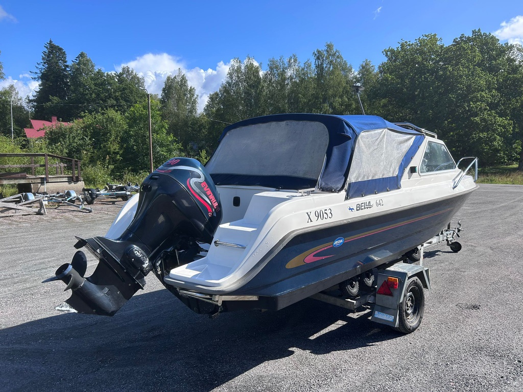 Bella 642HT + Evinrude 90