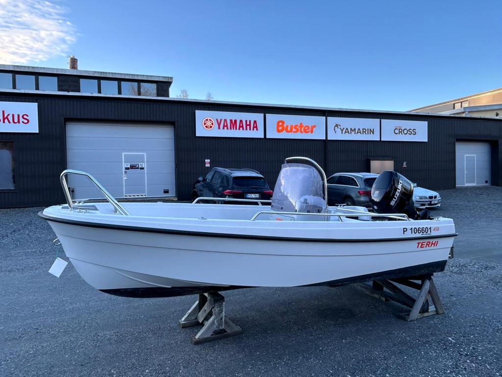 Terhi 450CC + Suzuki DF40