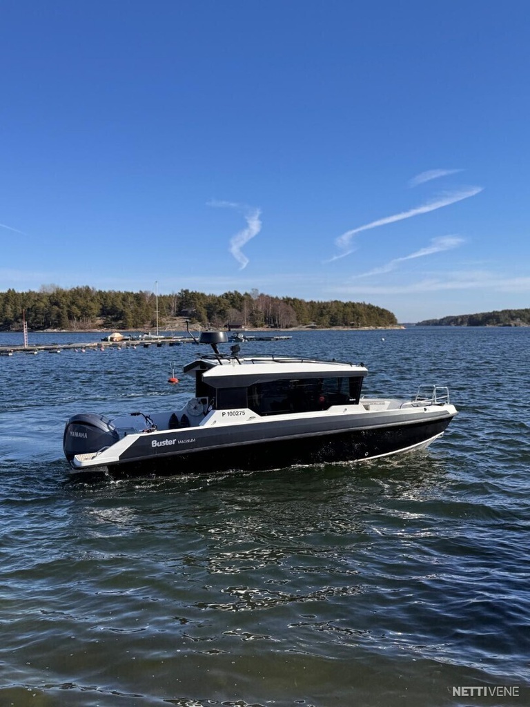 Buster Magnum Cabin + Yamaha F225