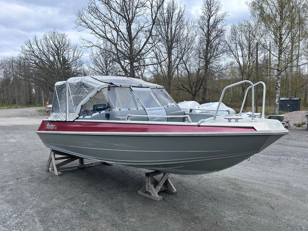 Buster XL + Yamaha F115