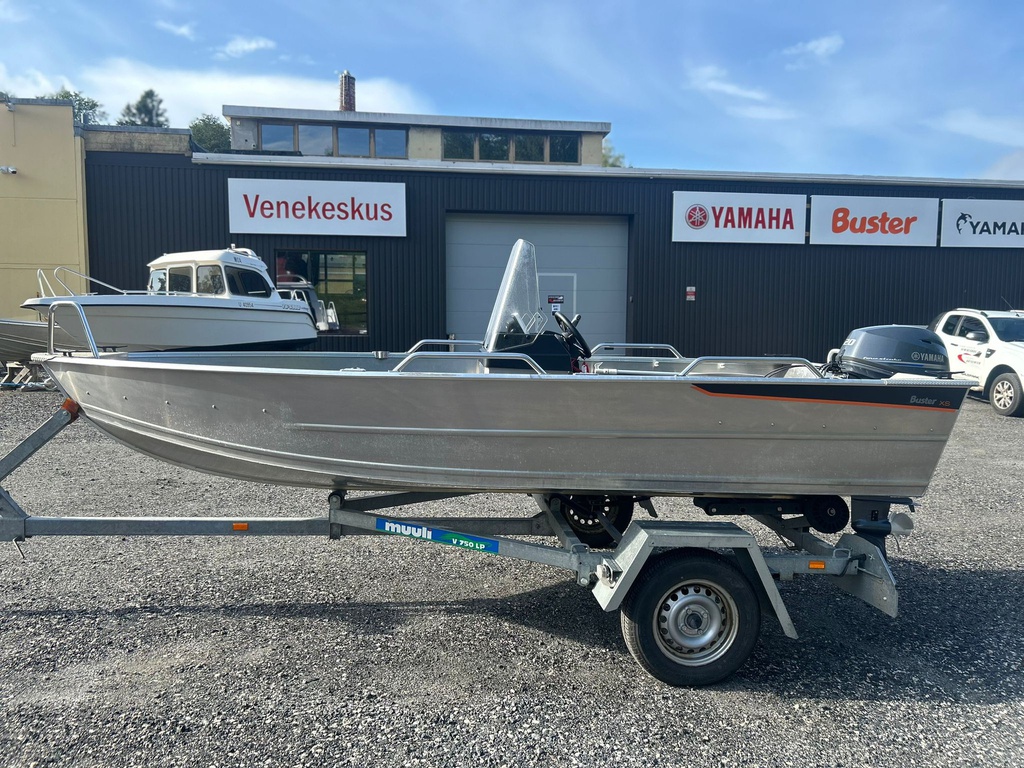 Buster XSr + Yamaha F20