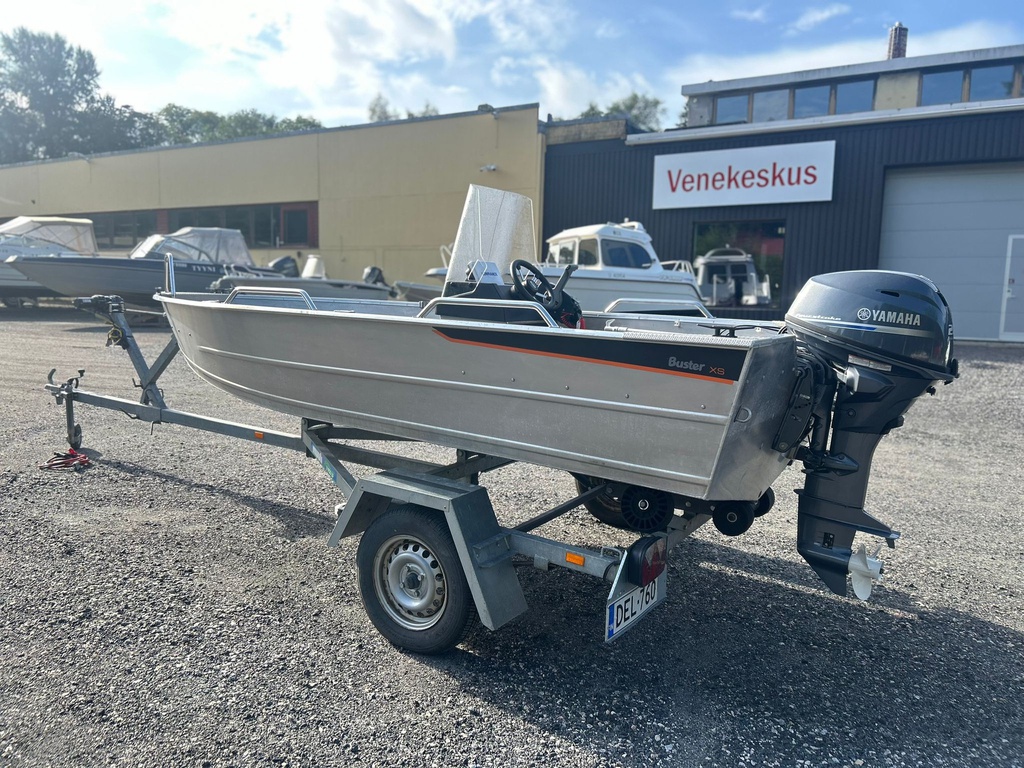 Buster XSr + Yamaha F20