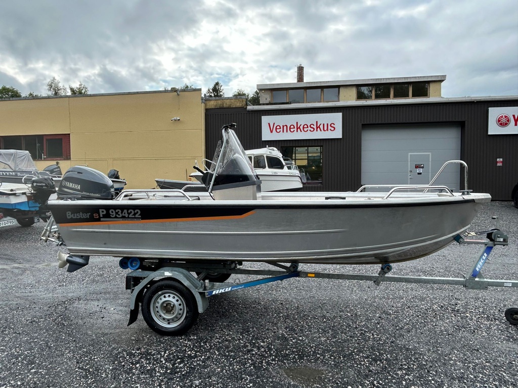 Buster Scc + Yamaha F30
