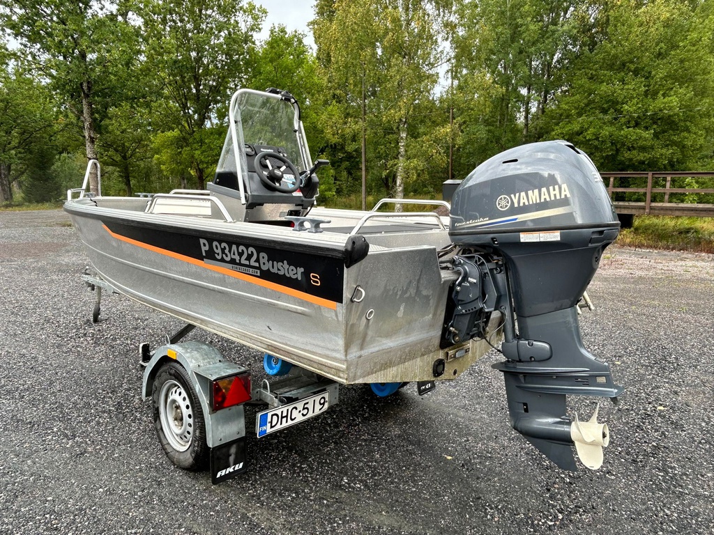 Buster Scc + Yamaha F30