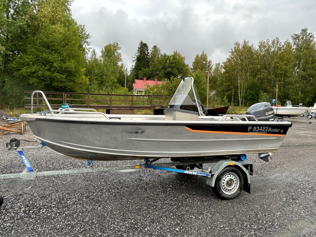 Buster Scc + Yamaha F30