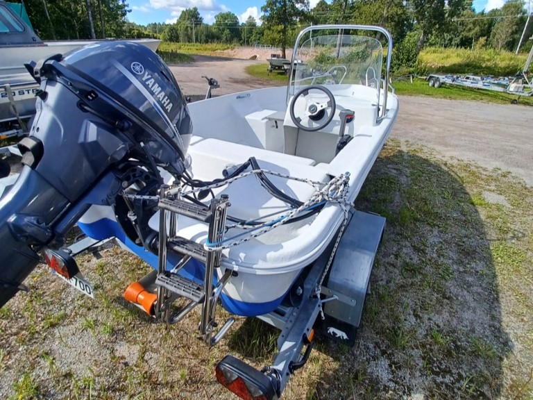 Suvi 4230 + Yamaha 20 hp