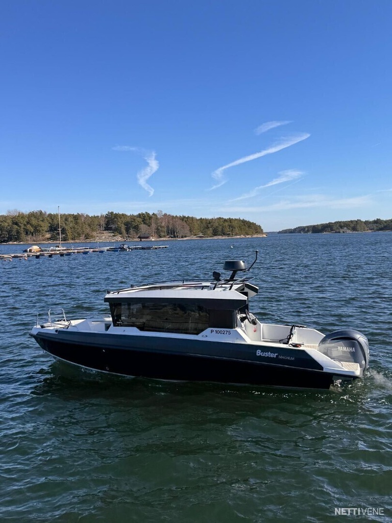 Buster Magnum Cabin + Yamaha F225
