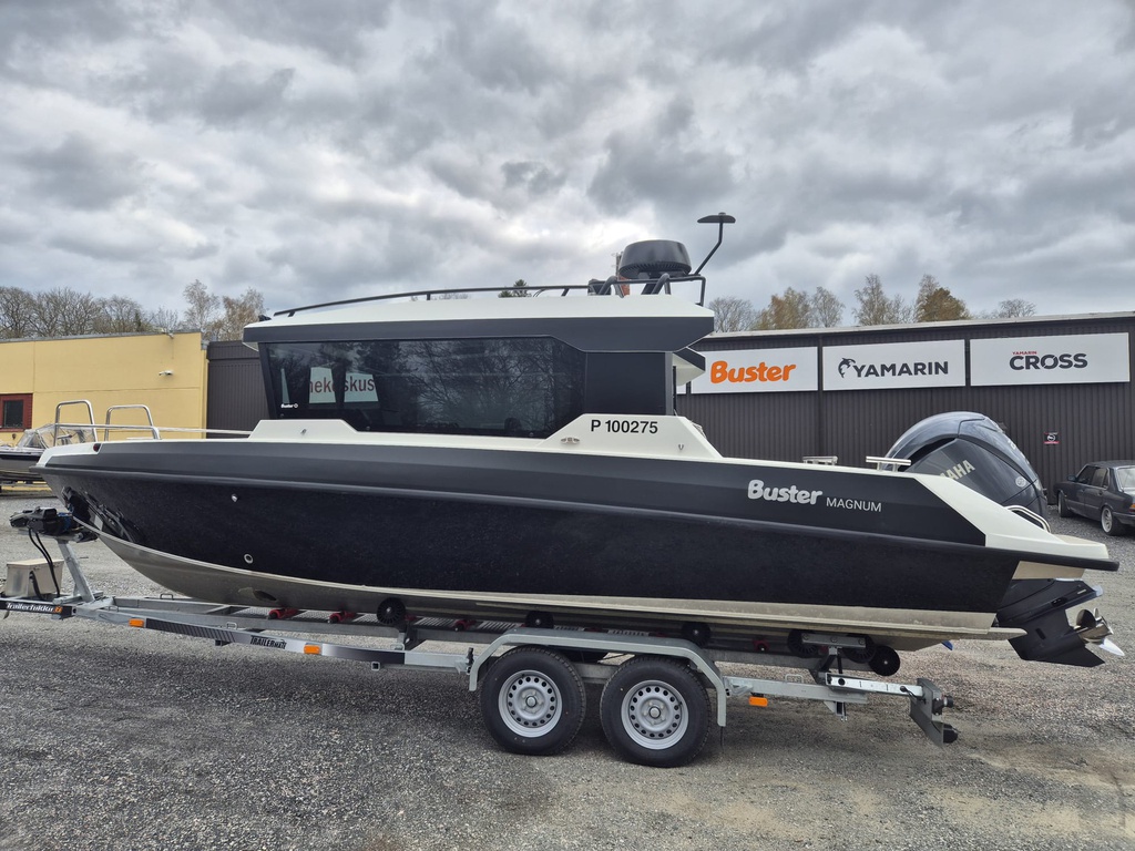 Buster Magnum Cabin + Yamaha F225