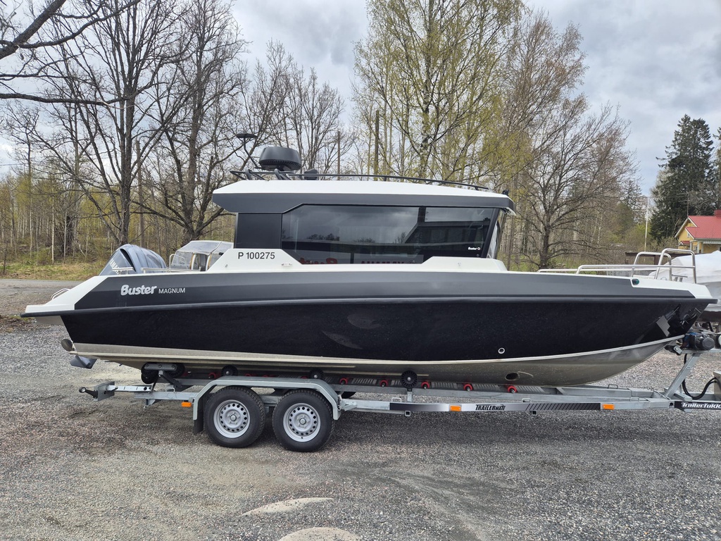 Buster Magnum Cabin + Yamaha F225