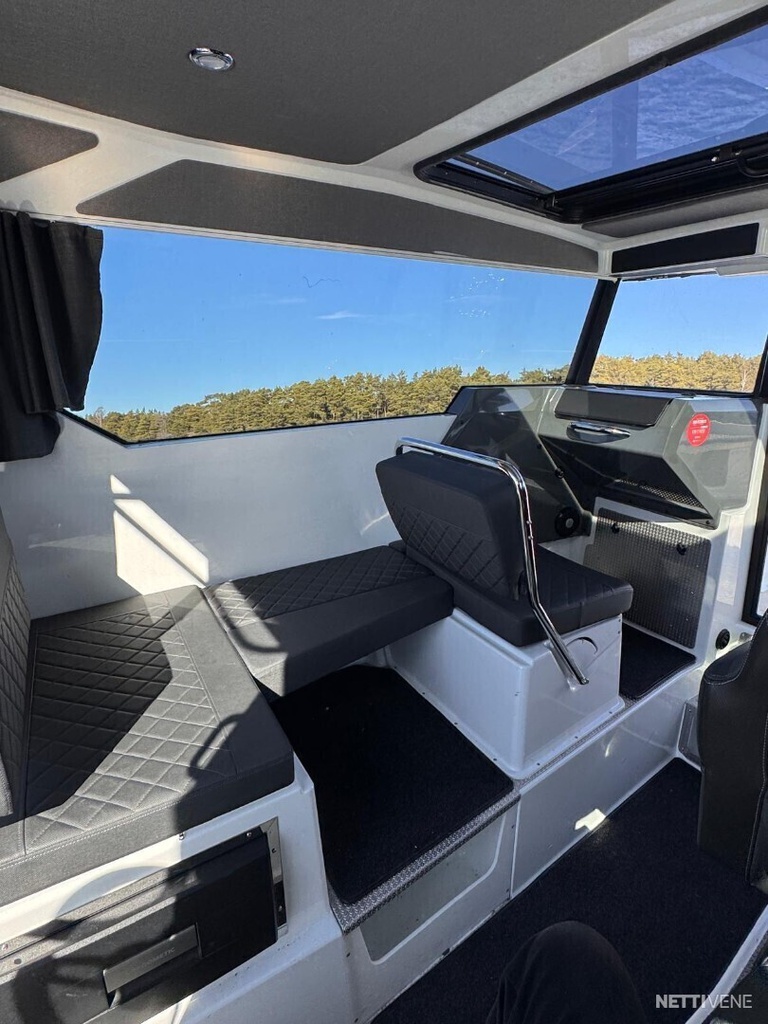 Buster Magnum Cabin + Yamaha F225