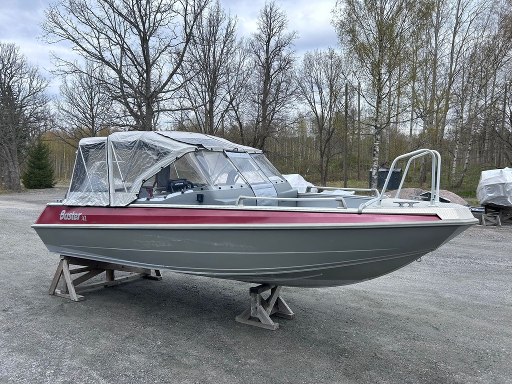 Buster XL + Yamaha F115