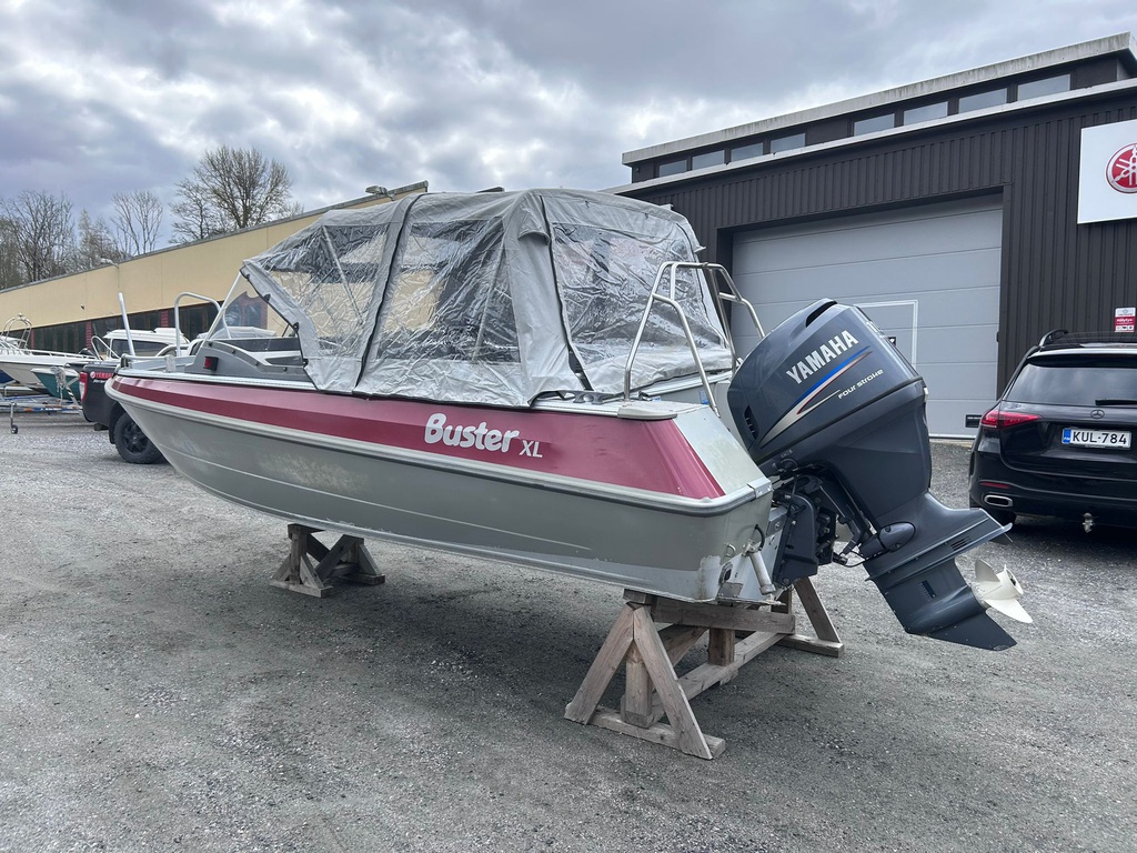 Buster XL + Yamaha F115