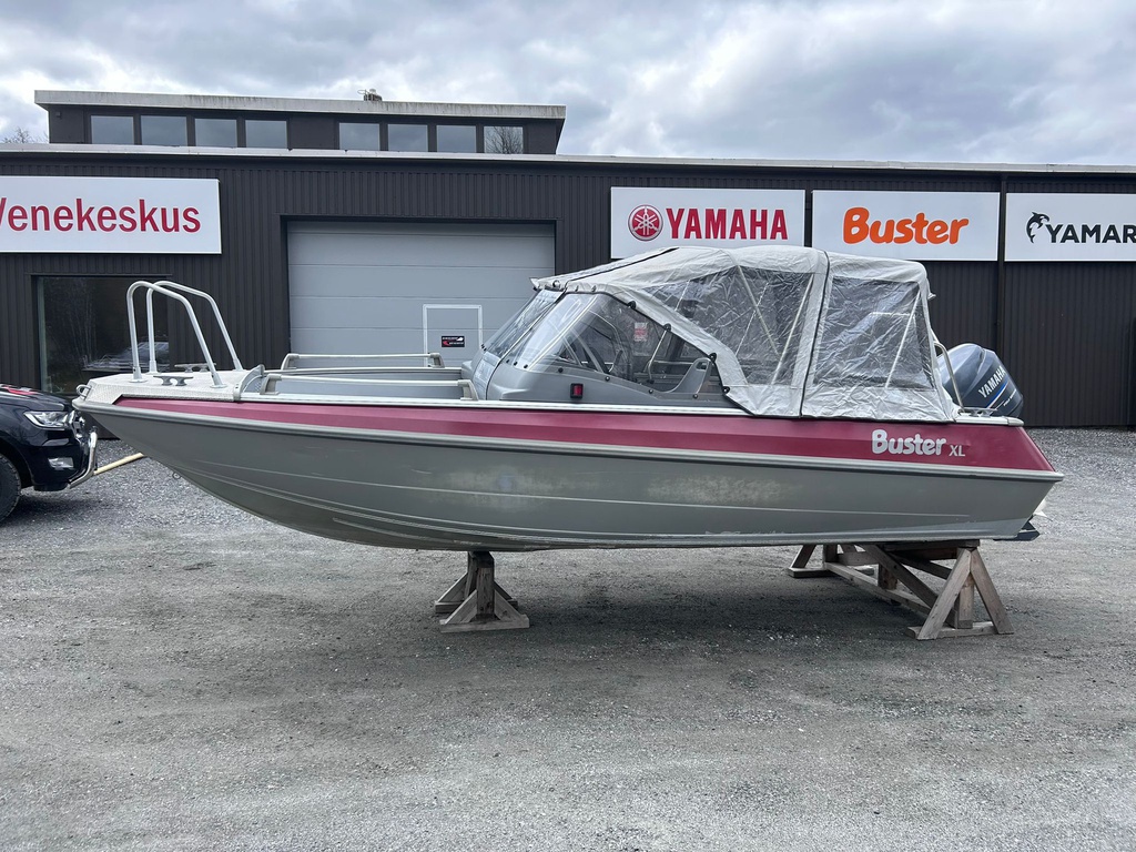 Buster XL + Yamaha F115