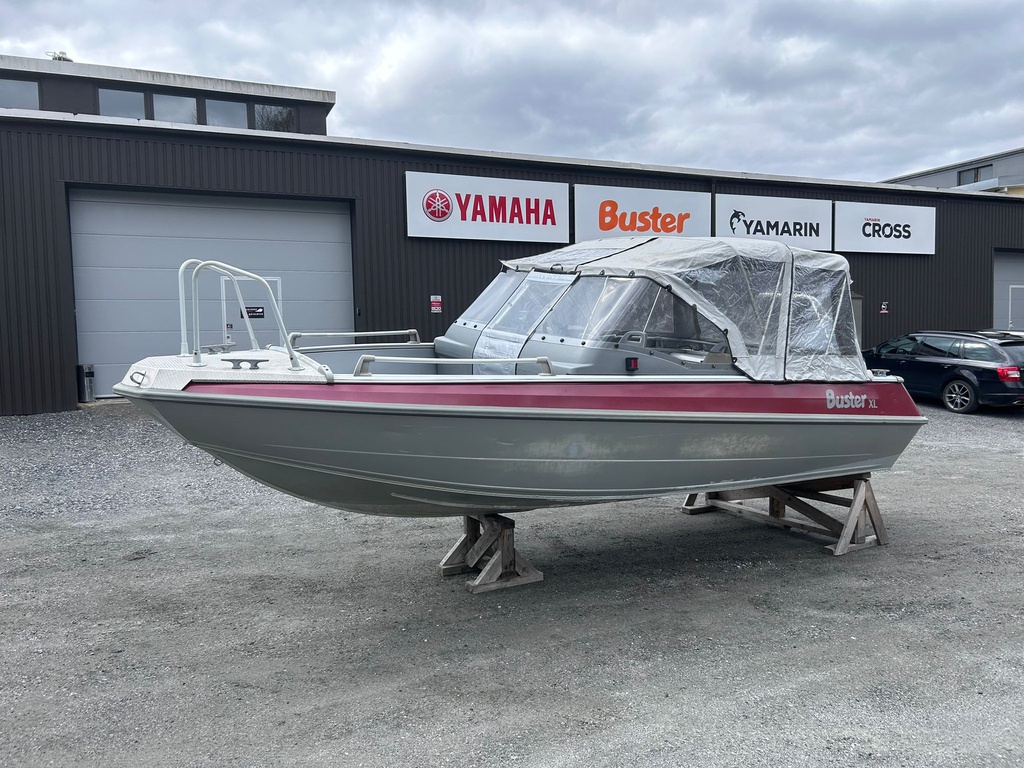 Buster XL + Yamaha F115