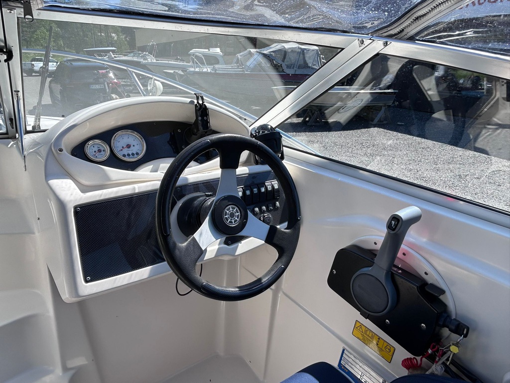 Bella 621DC + Suzuki DF140