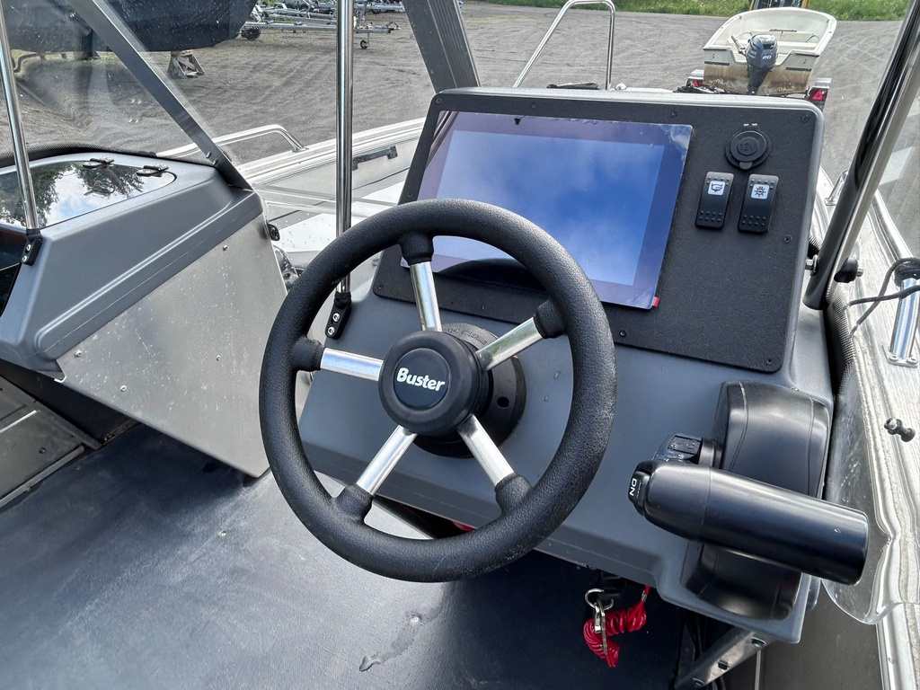 Buster M2 + Yamaha F40 + Majava VT750