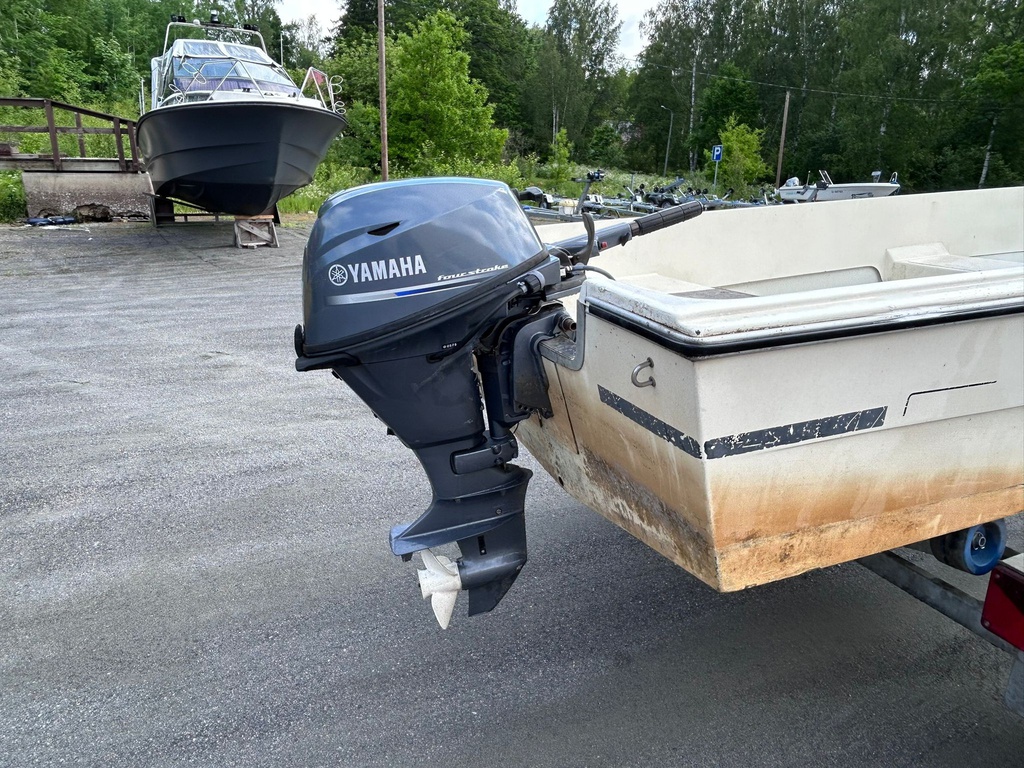 Vator 14 + Yamaha F20 + AKU 700K traileri