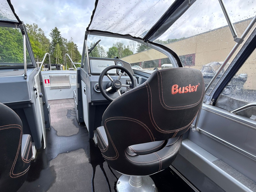 Buster XXL + Yamaha F115