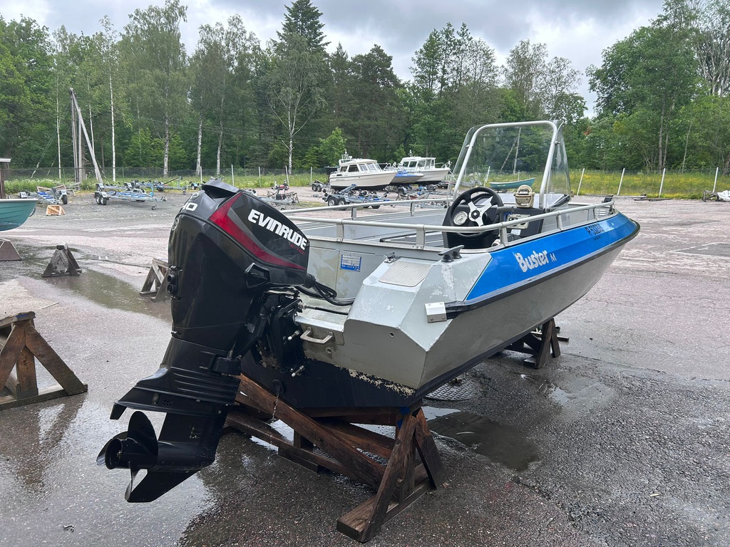 Buster M1 + Evinrude E-Tec 40