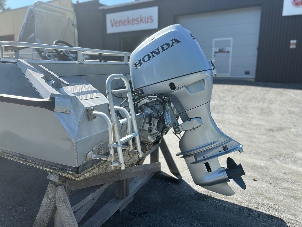 Buster L1 + Honda BF50