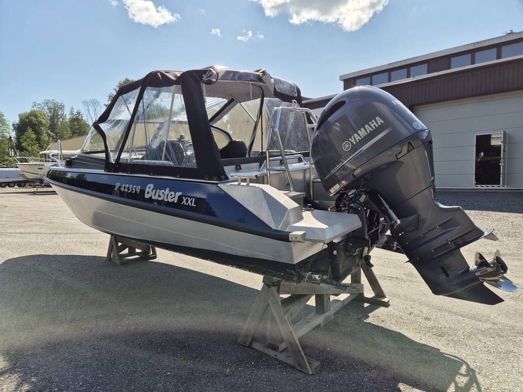 Buster XXL + Yamaha F150