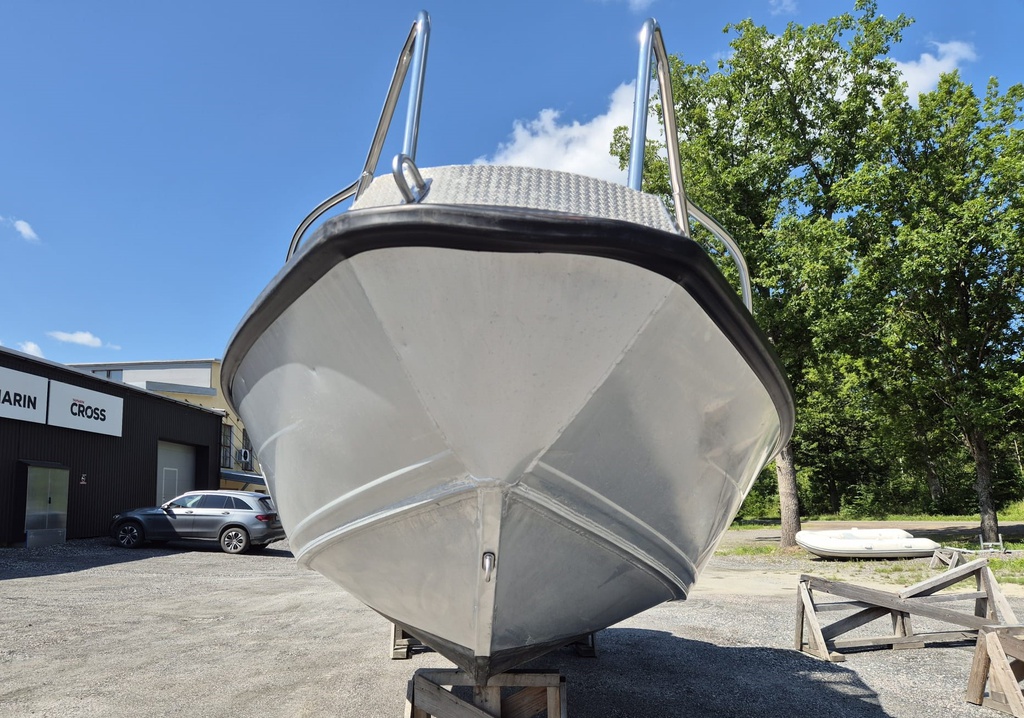 Buster XXL + Yamaha F150