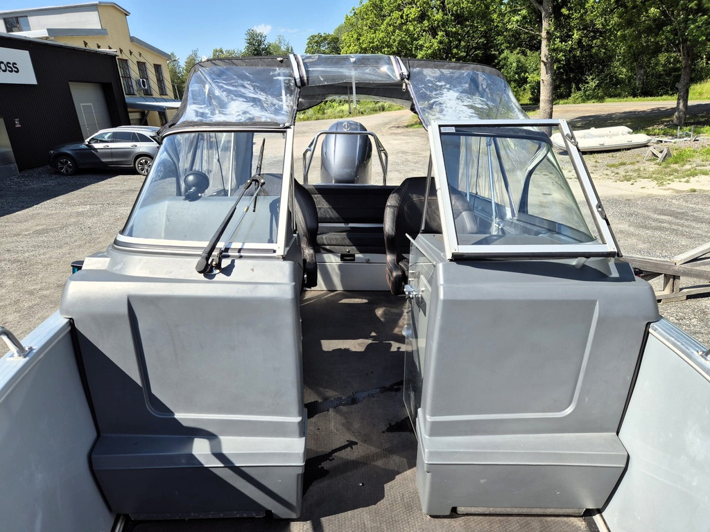 Buster XXL + Yamaha F150