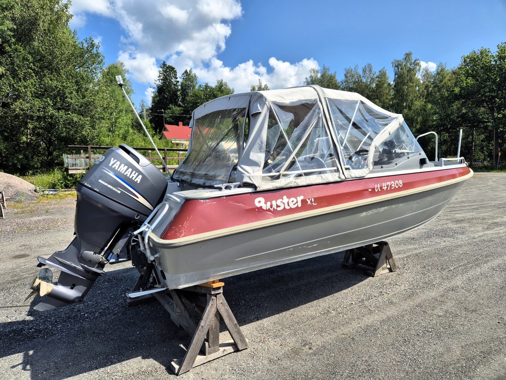 Buster XL + Yamaha F100 