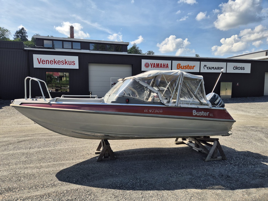 Buster XL + Yamaha F100 