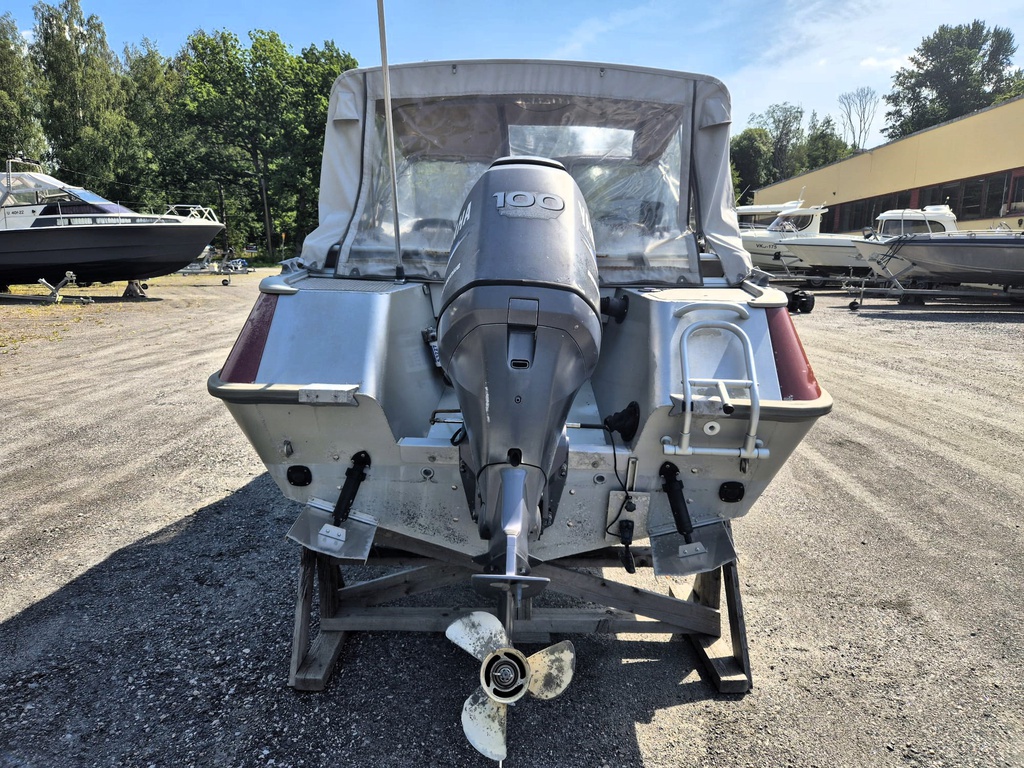 Buster XL + Yamaha F100 