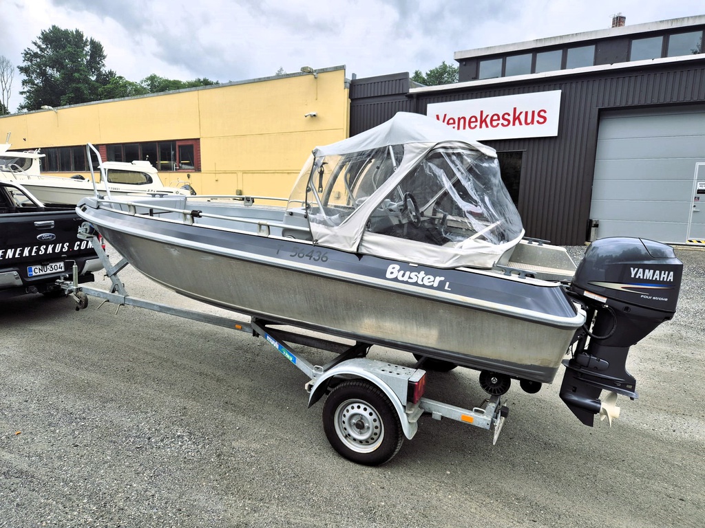 Buster L2 + Yamaha F50 + Traileri