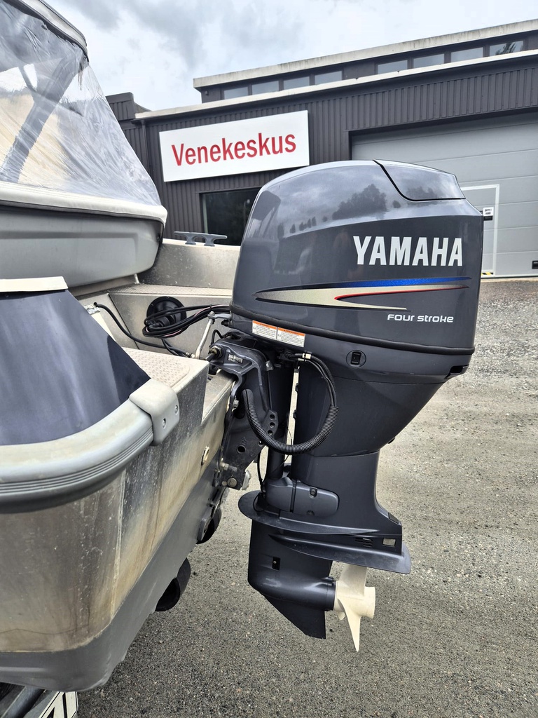 Buster L2 + Yamaha F50 + Traileri