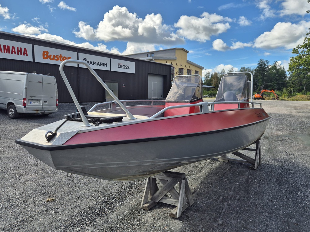 Buster L + Yamaha F50