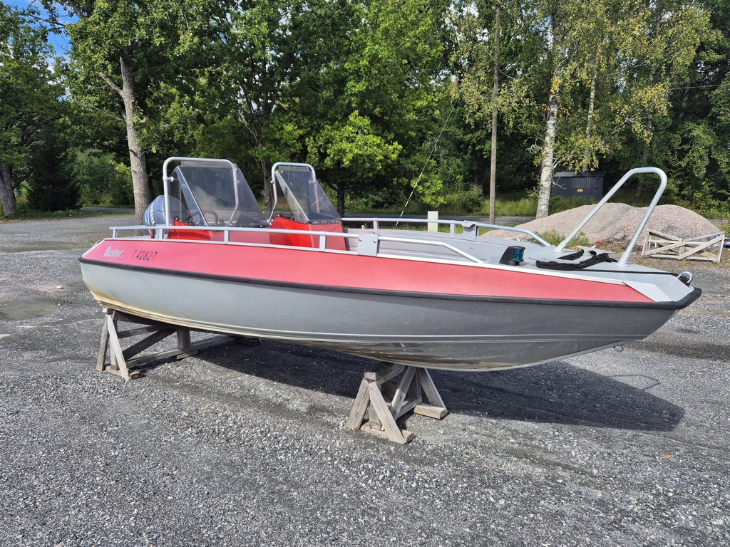 Buster L + Yamaha F50