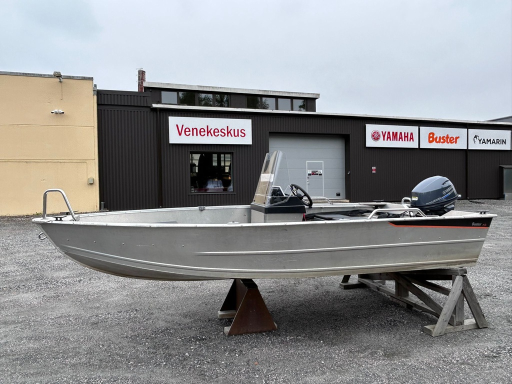 Buster XSR + Yamaha F20