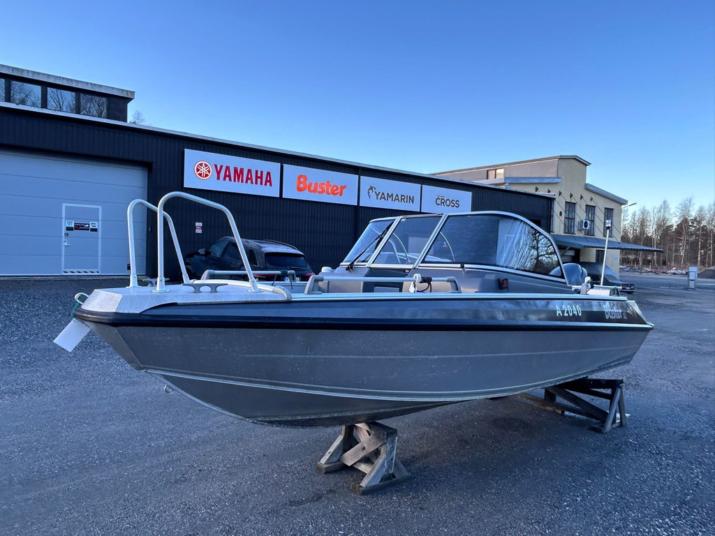 Buster XL + Yamaha F115