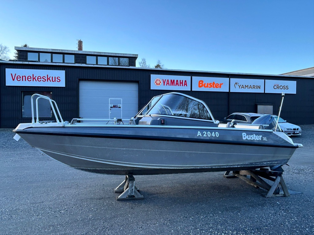 Buster XL + Yamaha F115