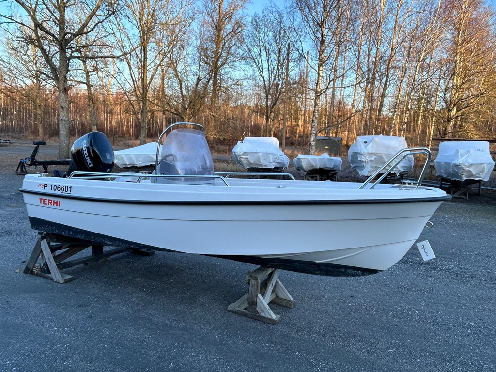 Terhi 450CC + Suzuki DF40