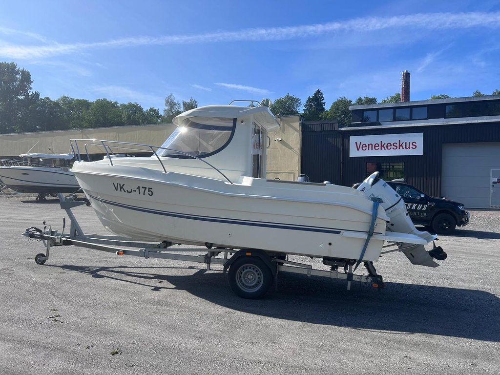 Sport-Yacht Pilot House 535