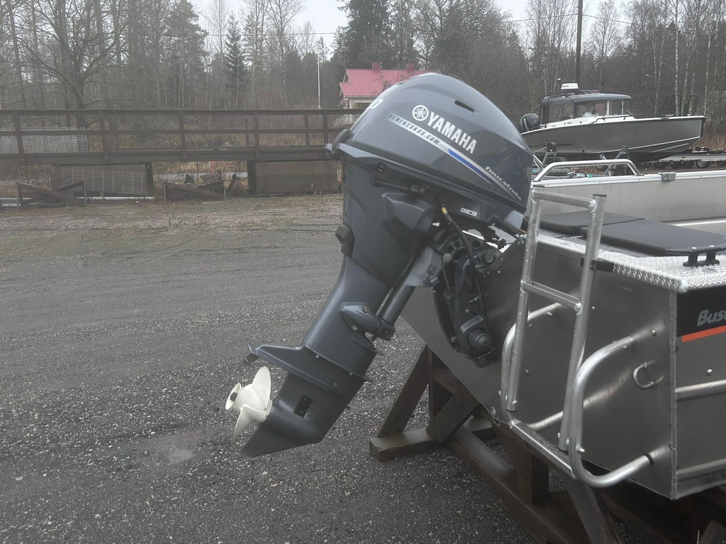 Buster XSr + Yamaha F20