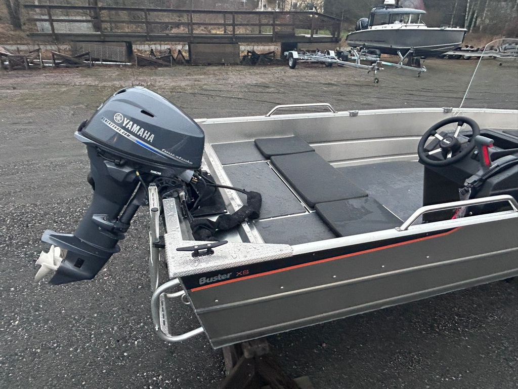 Buster XSr + Yamaha F20