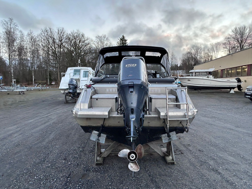 Buster Magnum + Yamaha F150