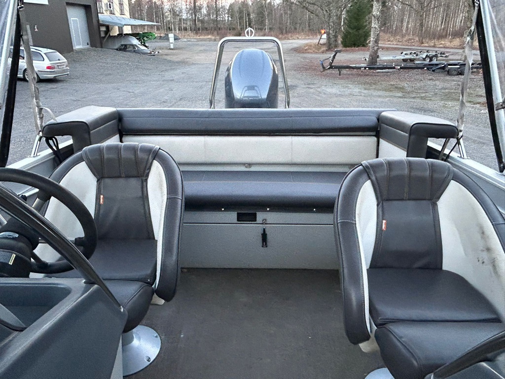 Buster Magnum + Yamaha F150