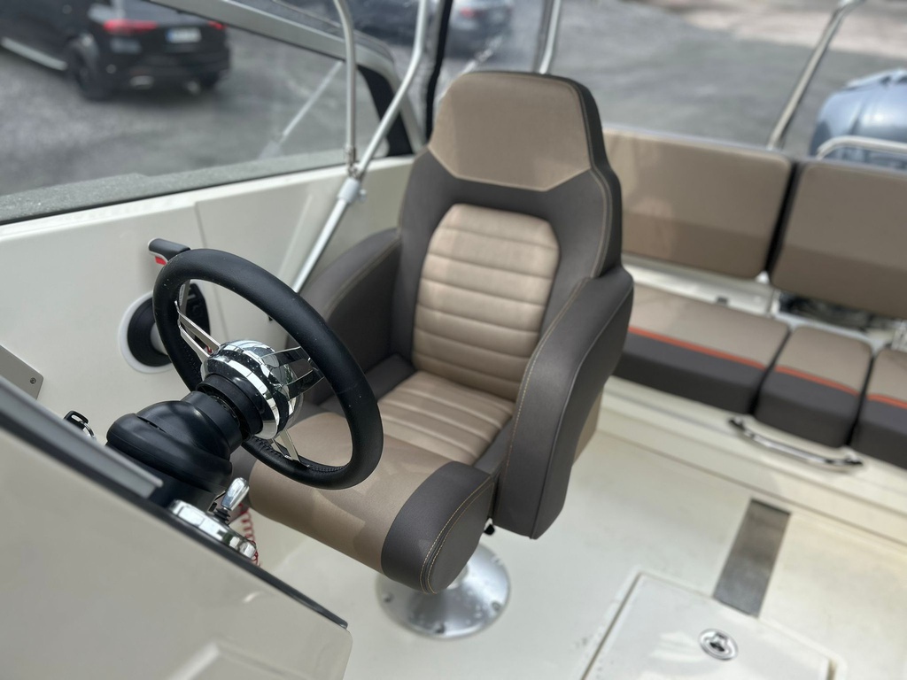 Buster Magnum E + Yamaha F225