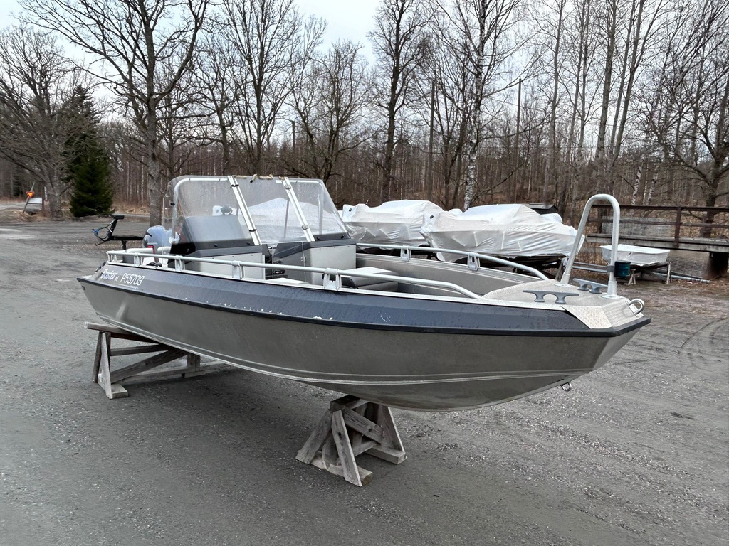 Buster M2 + Yamaha F40