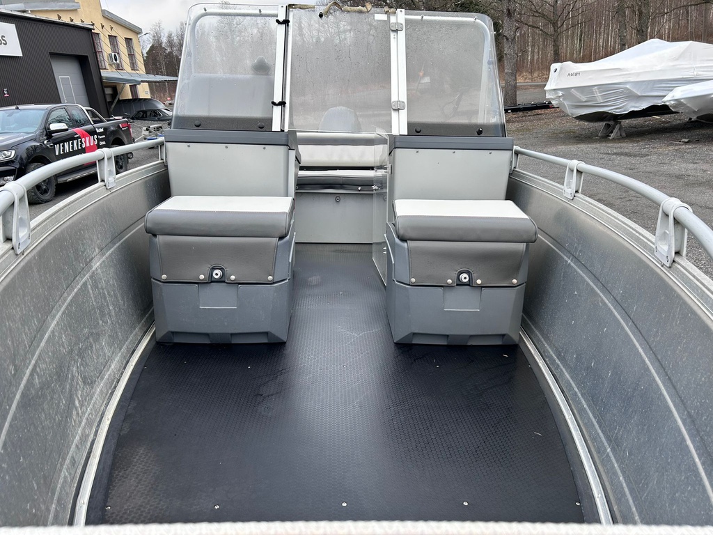 Buster M2 + Yamaha F40