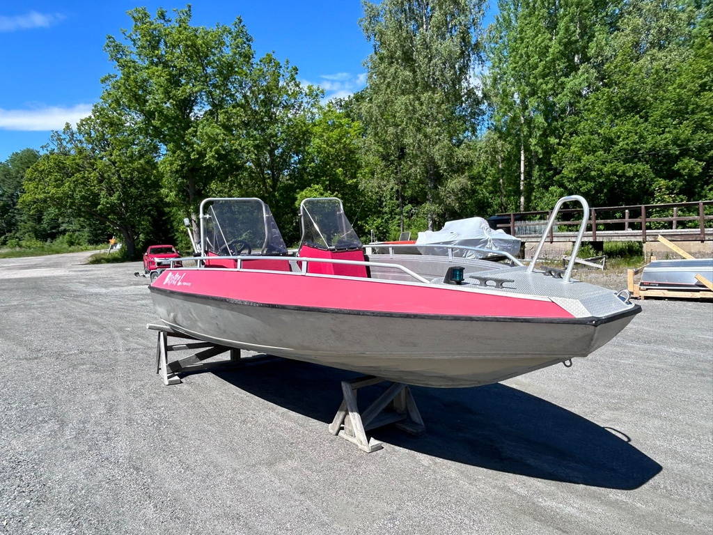 Buster L + Suzuki DF50