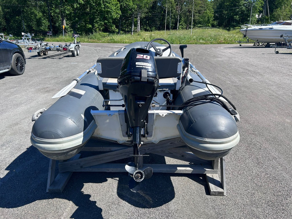Highfield CL380 + Suzuki DF20