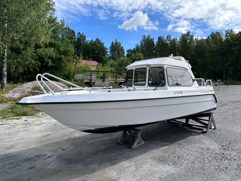 TG 5900 + Suzuki DF70